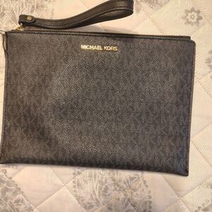 Michael Kors Wristlet
